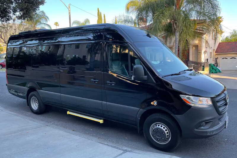 lincoln stretch limo exterior