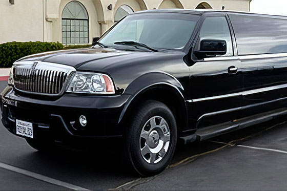 lincoln stretch limo exterior