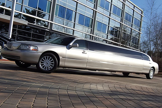 8 passenger limo exterior